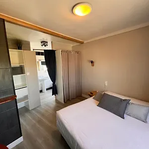 Des îles 2* Theix